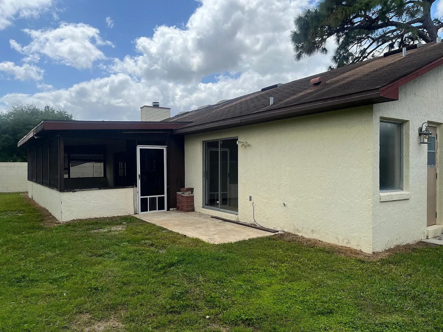 DEERWOOD - Residential Lease