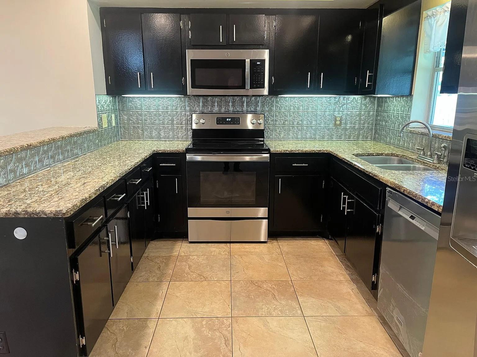 DEERWOOD - Residential Lease