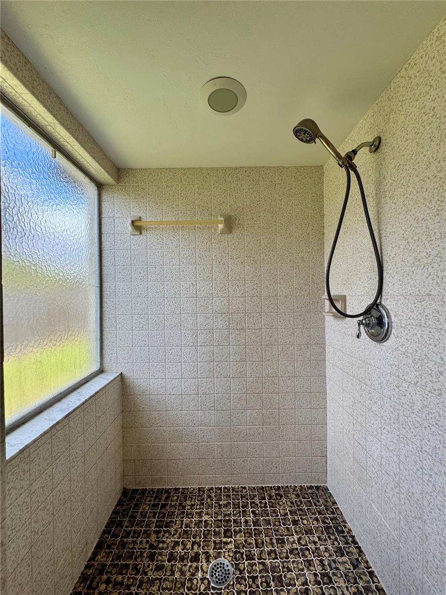 DEERWOOD - Residential Lease