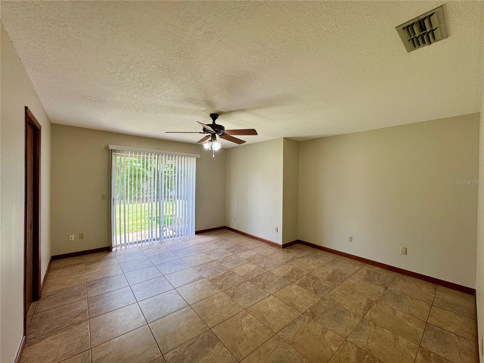DEERWOOD - Residential Lease