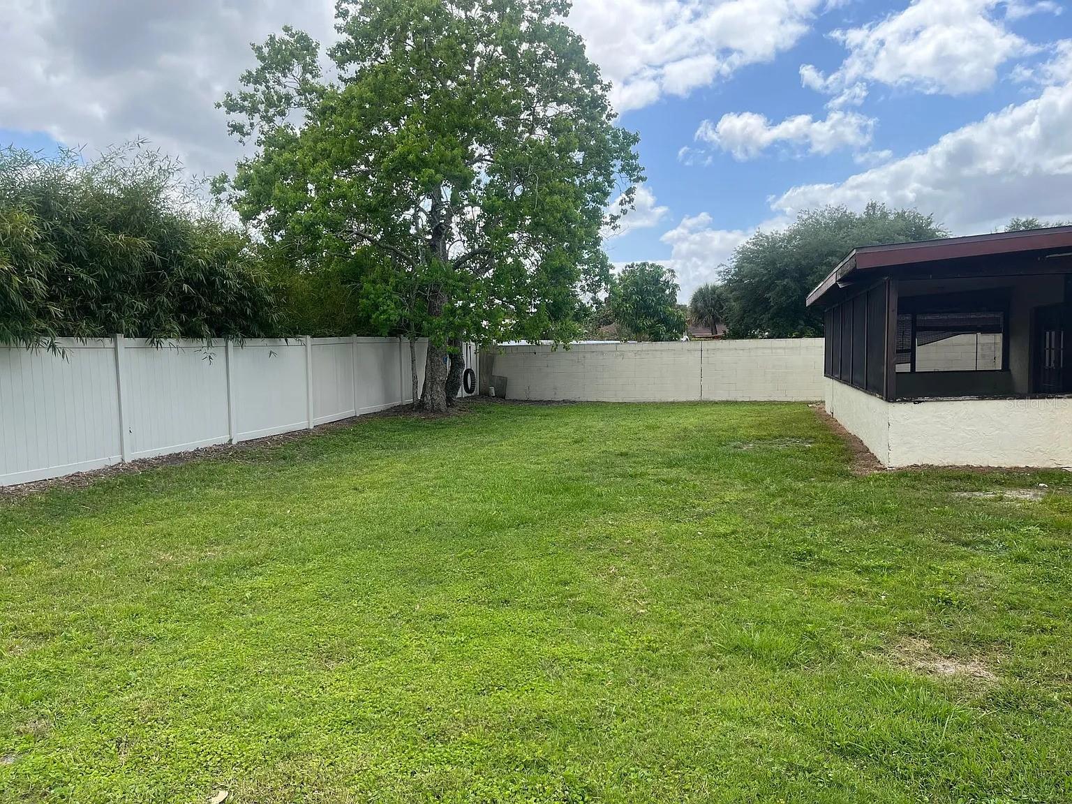 DEERWOOD - Residential Lease