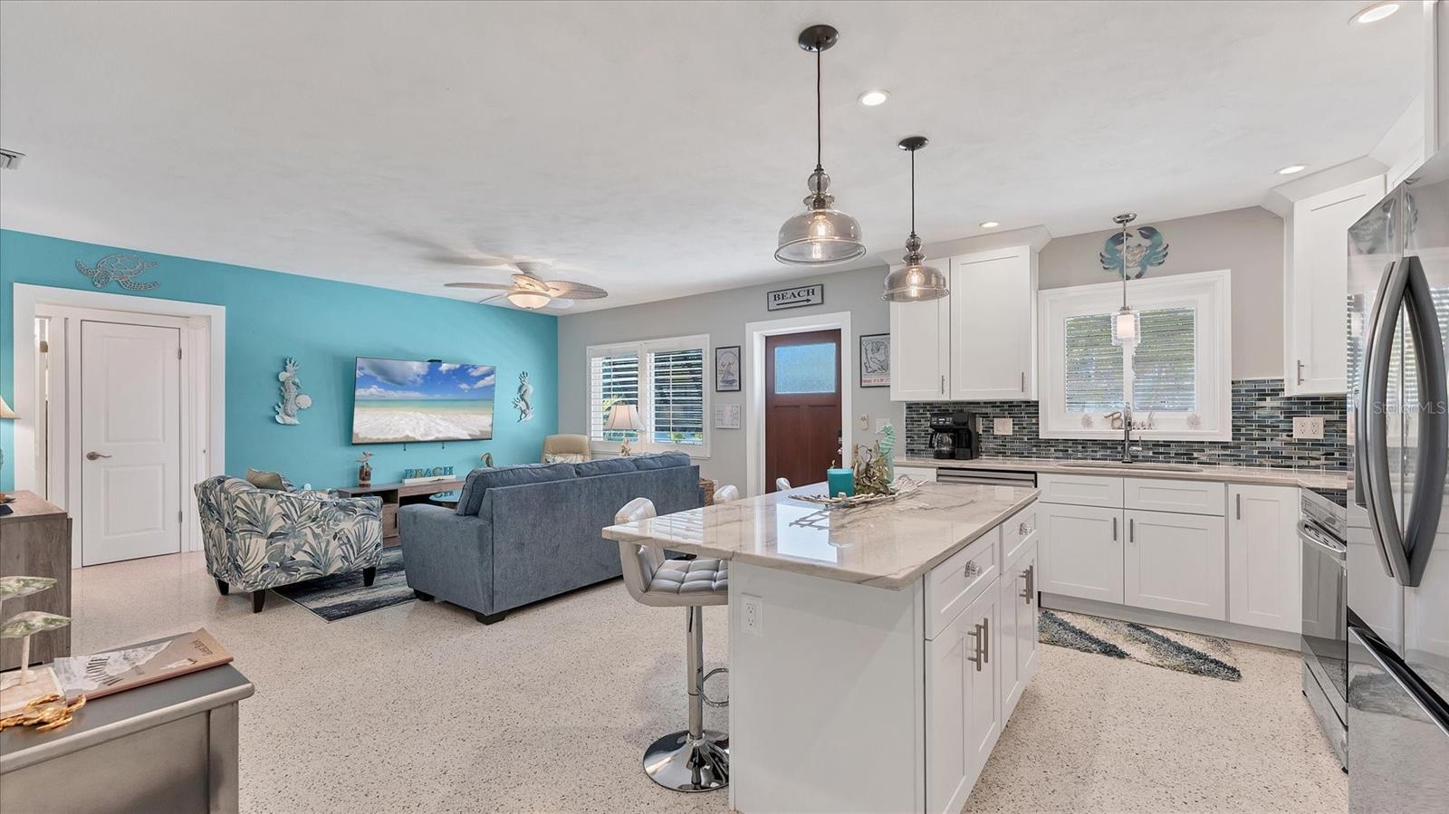 LAKE LA VISTA REP - Residential