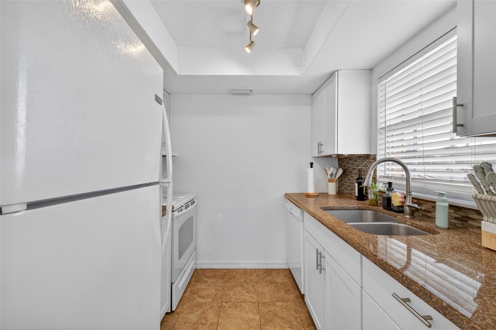 LEESBURG SPANISH OAKS CONDO - Residential