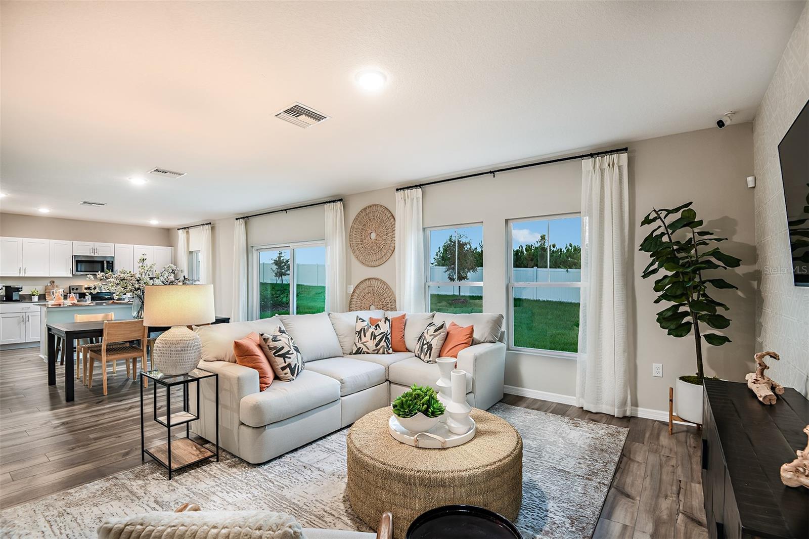 PASADENA LANDING - Residential