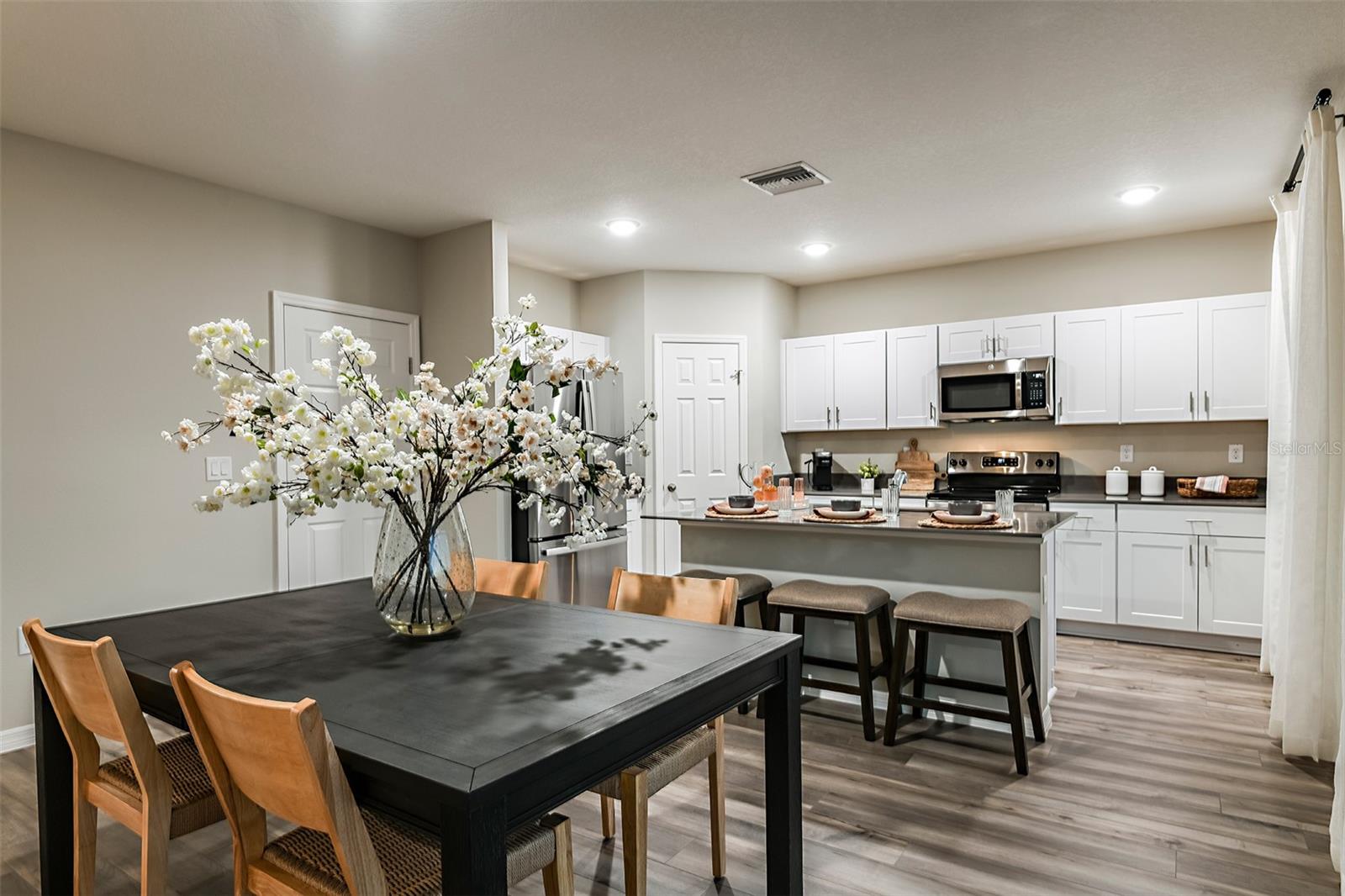 PASADENA LANDING - Residential