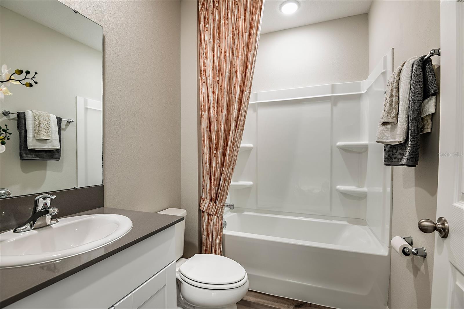 PASADENA LANDING - Residential