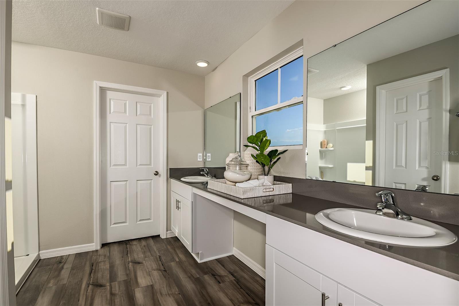 PASADENA LANDING - Residential