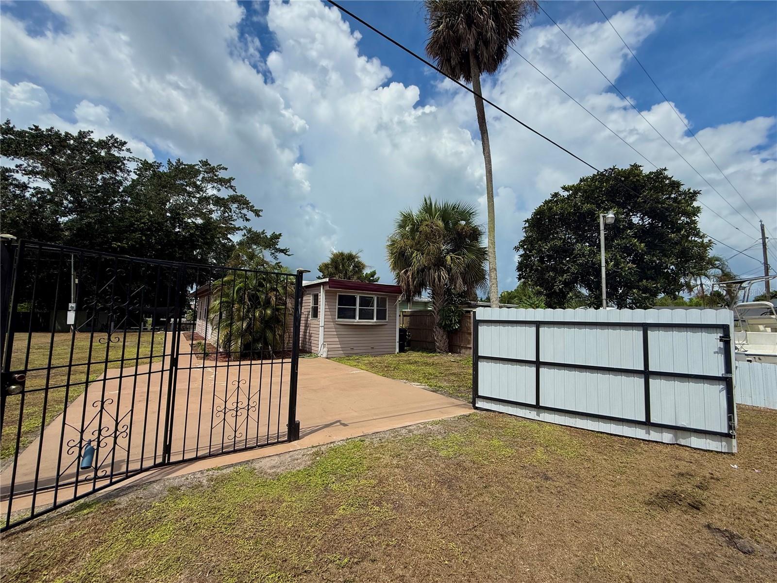 TREASURE ISLAND - Residential