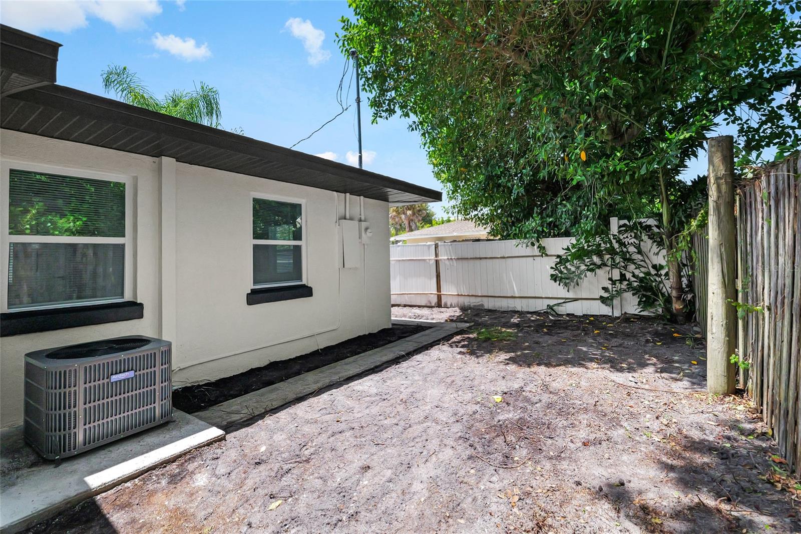 ACREAGE - Residential