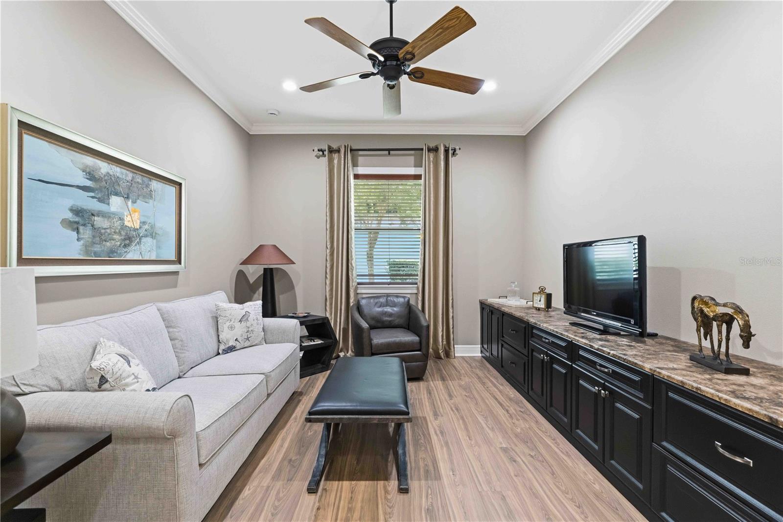 COUNTRY CLUB EAST AT LAKEWD RNCH TT - Residential