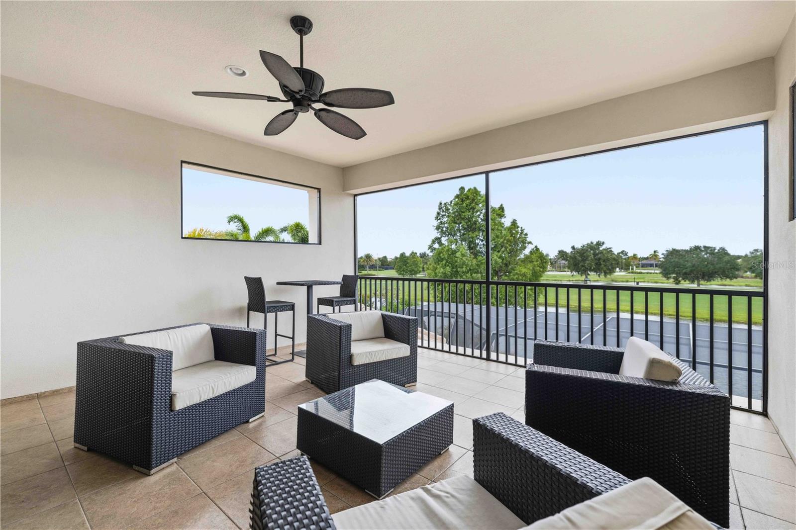 COUNTRY CLUB EAST AT LAKEWD RNCH TT - Residential