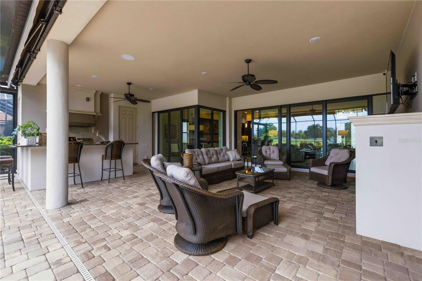 COUNTRY CLUB EAST AT LAKEWD RNCH TT - Residential