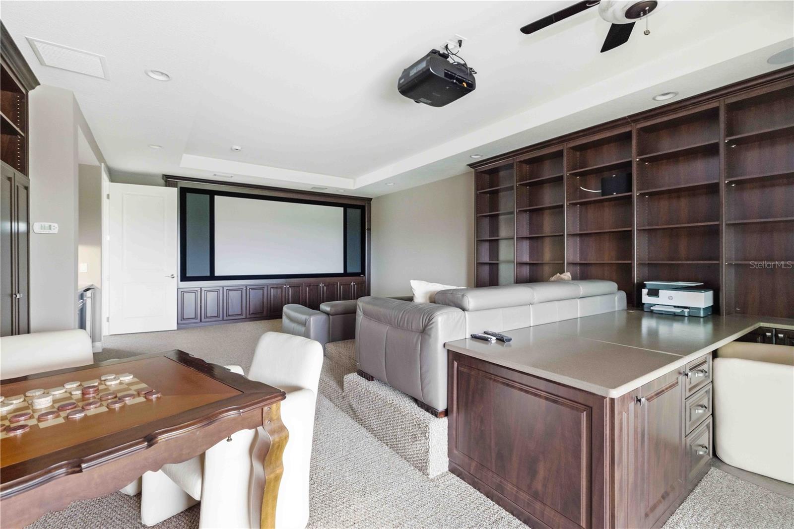 COUNTRY CLUB EAST AT LAKEWD RNCH TT - Residential
