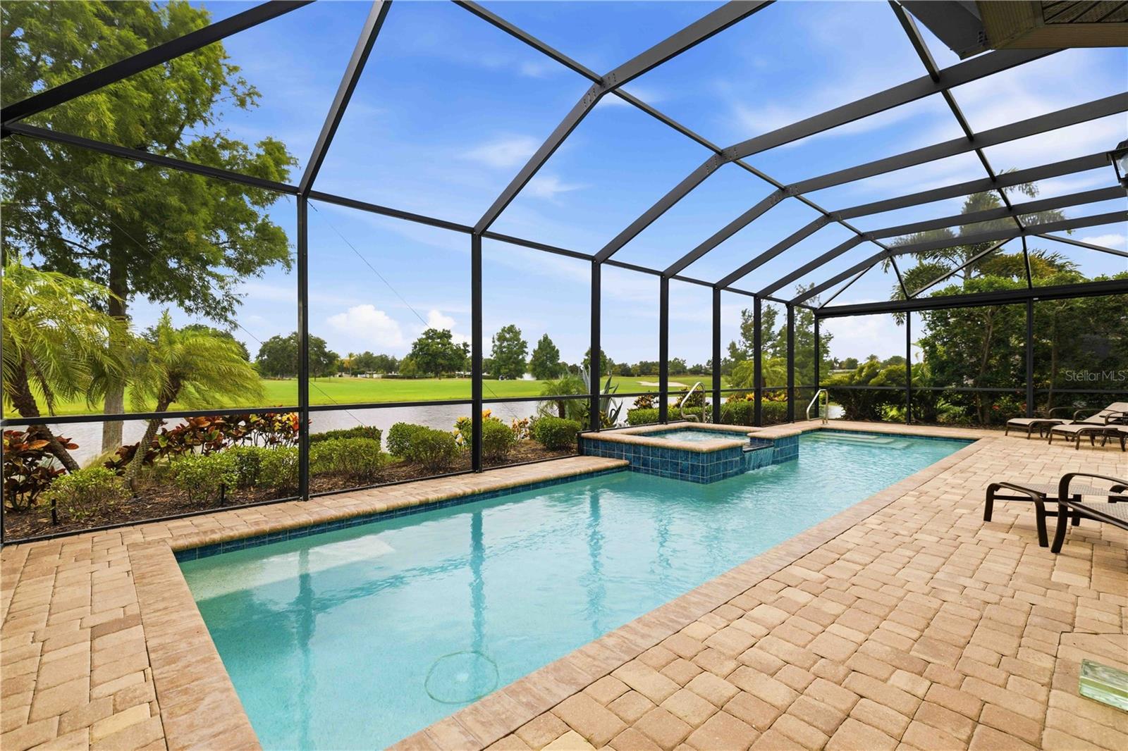 COUNTRY CLUB EAST AT LAKEWD RNCH TT - Residential