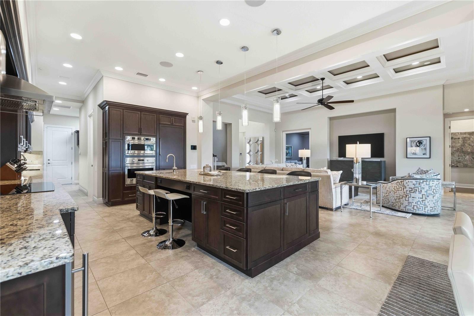 COUNTRY CLUB EAST AT LAKEWD RNCH TT - Residential