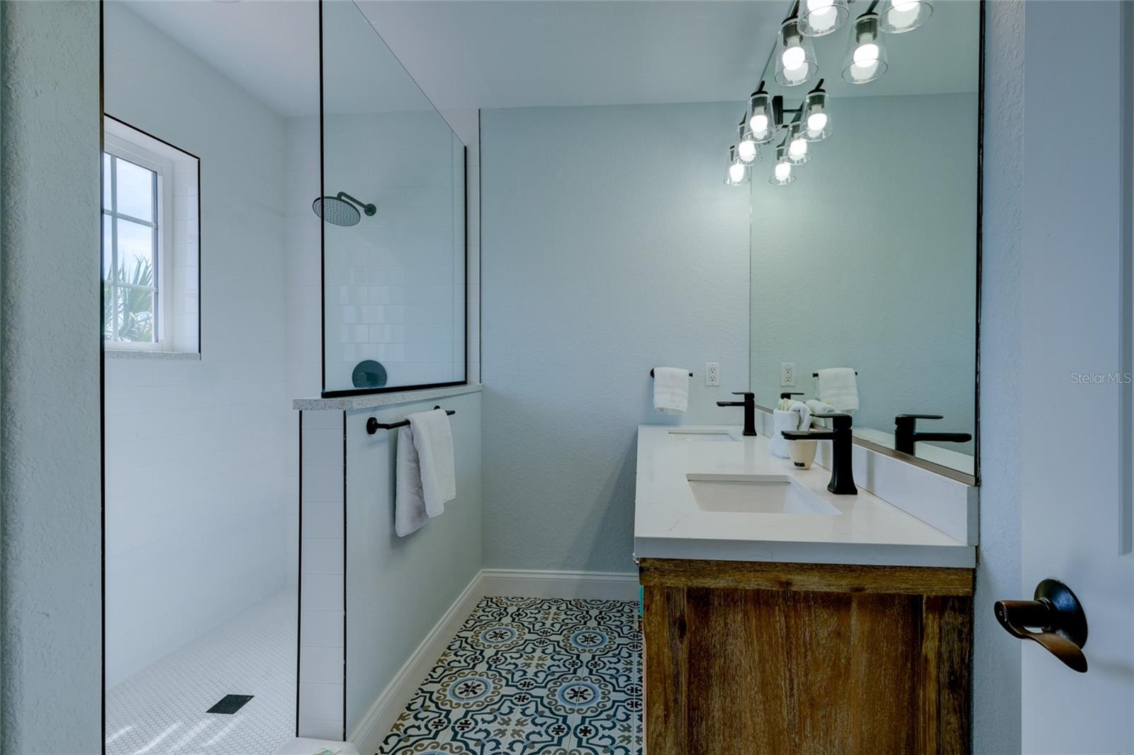 VILLAS ON FIFTH AVE - Residential