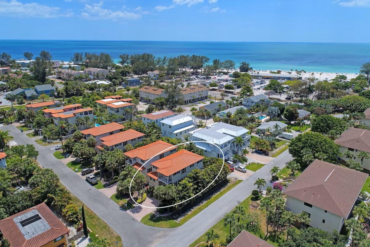 VILLAS ON FIFTH AVE - Residential