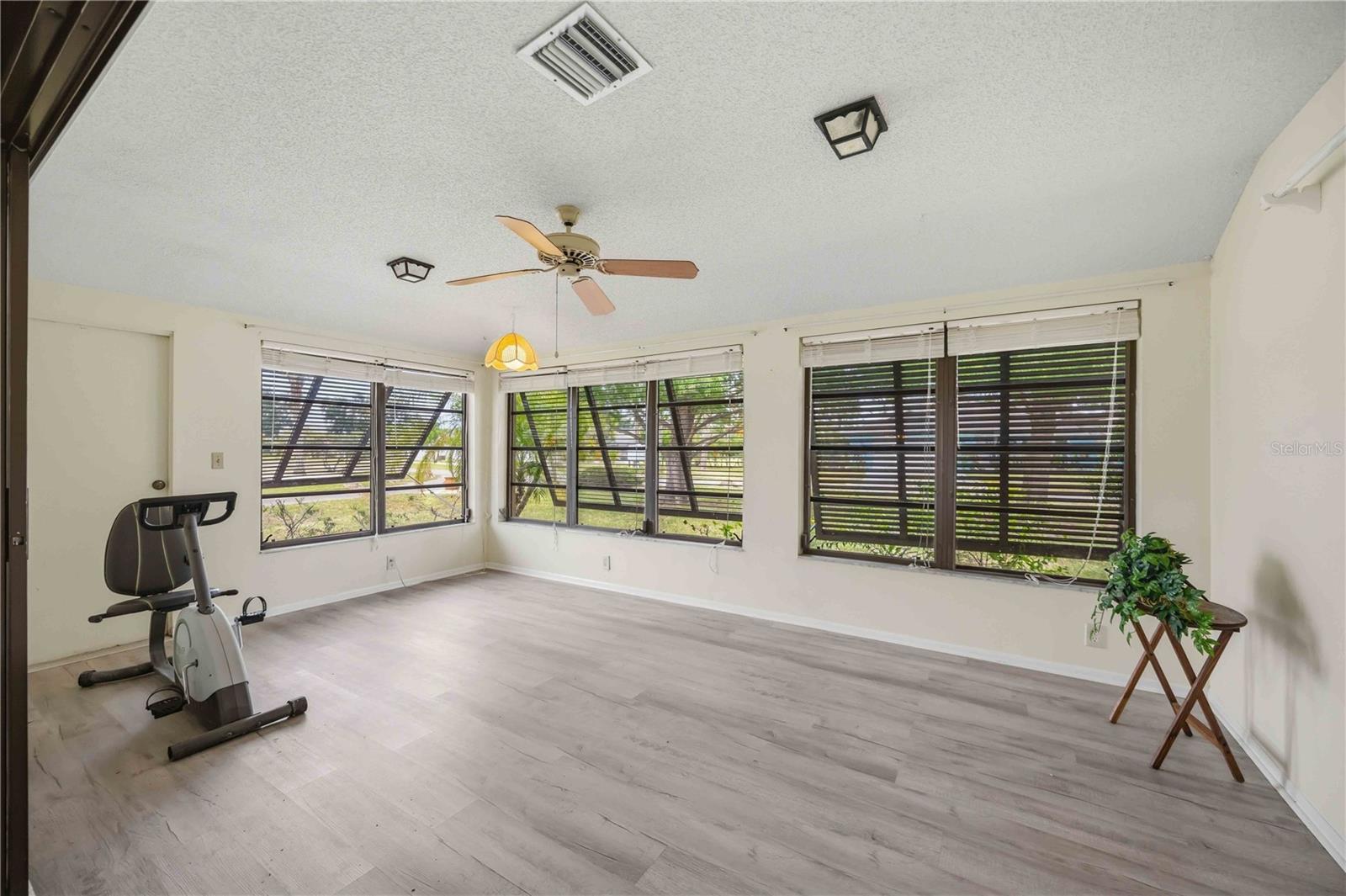 HOURGLASS LAKES PH 1 - Residential