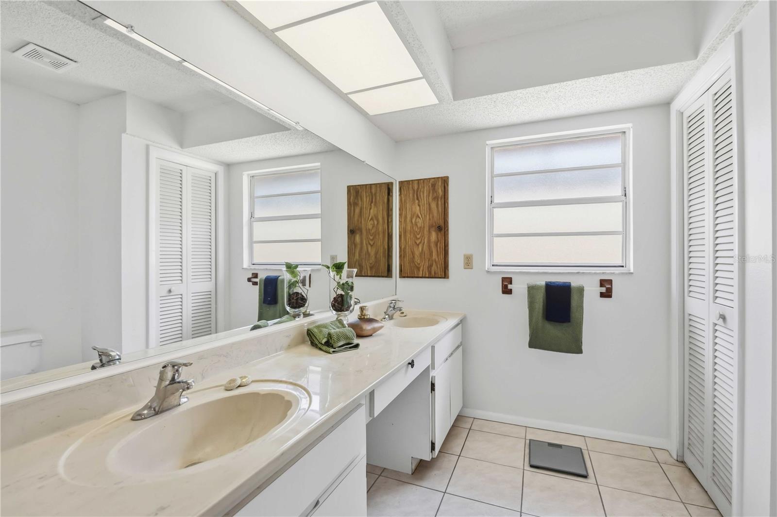 HOURGLASS LAKES PH 1 - Residential