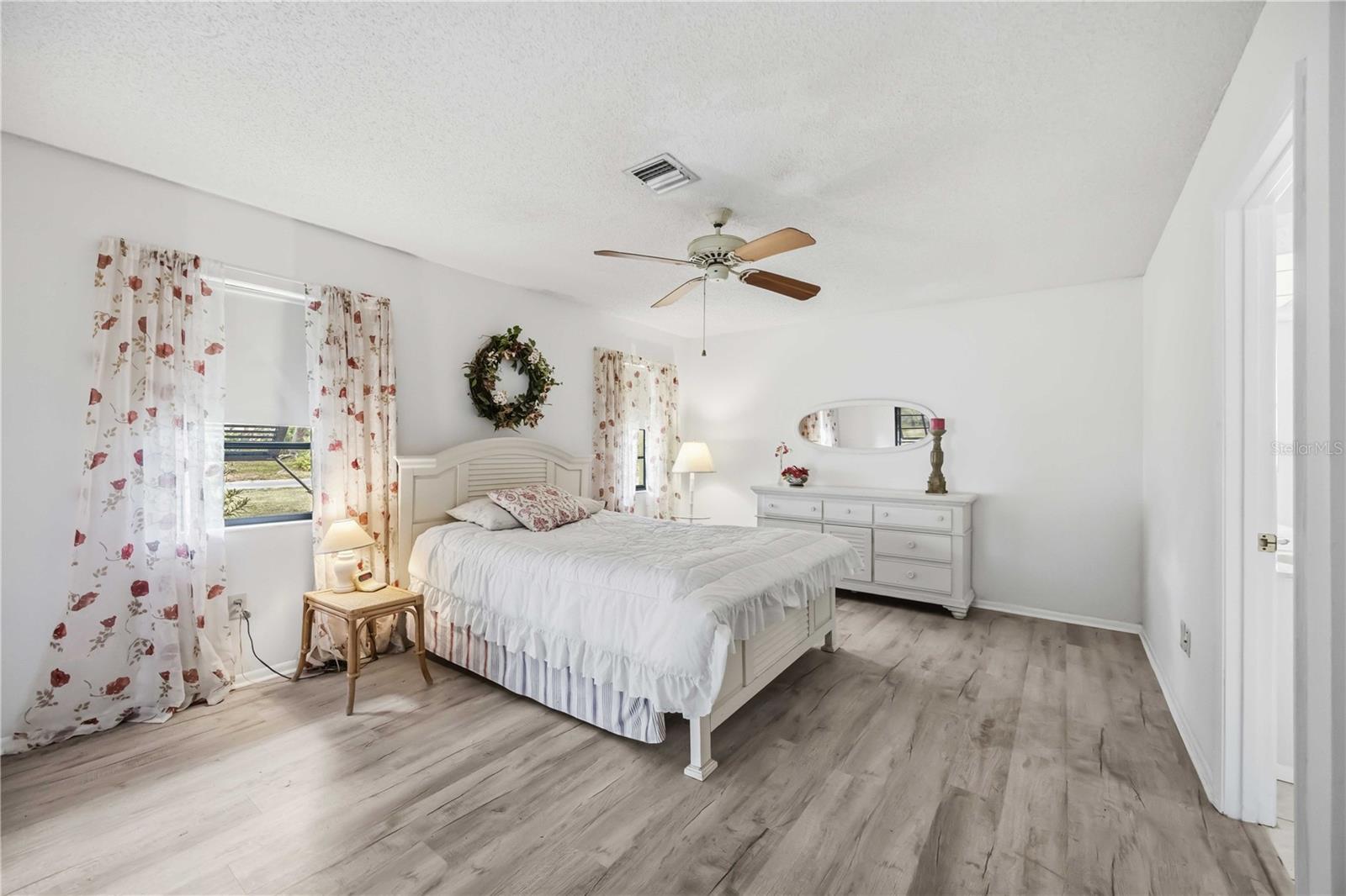 HOURGLASS LAKES PH 1 - Residential