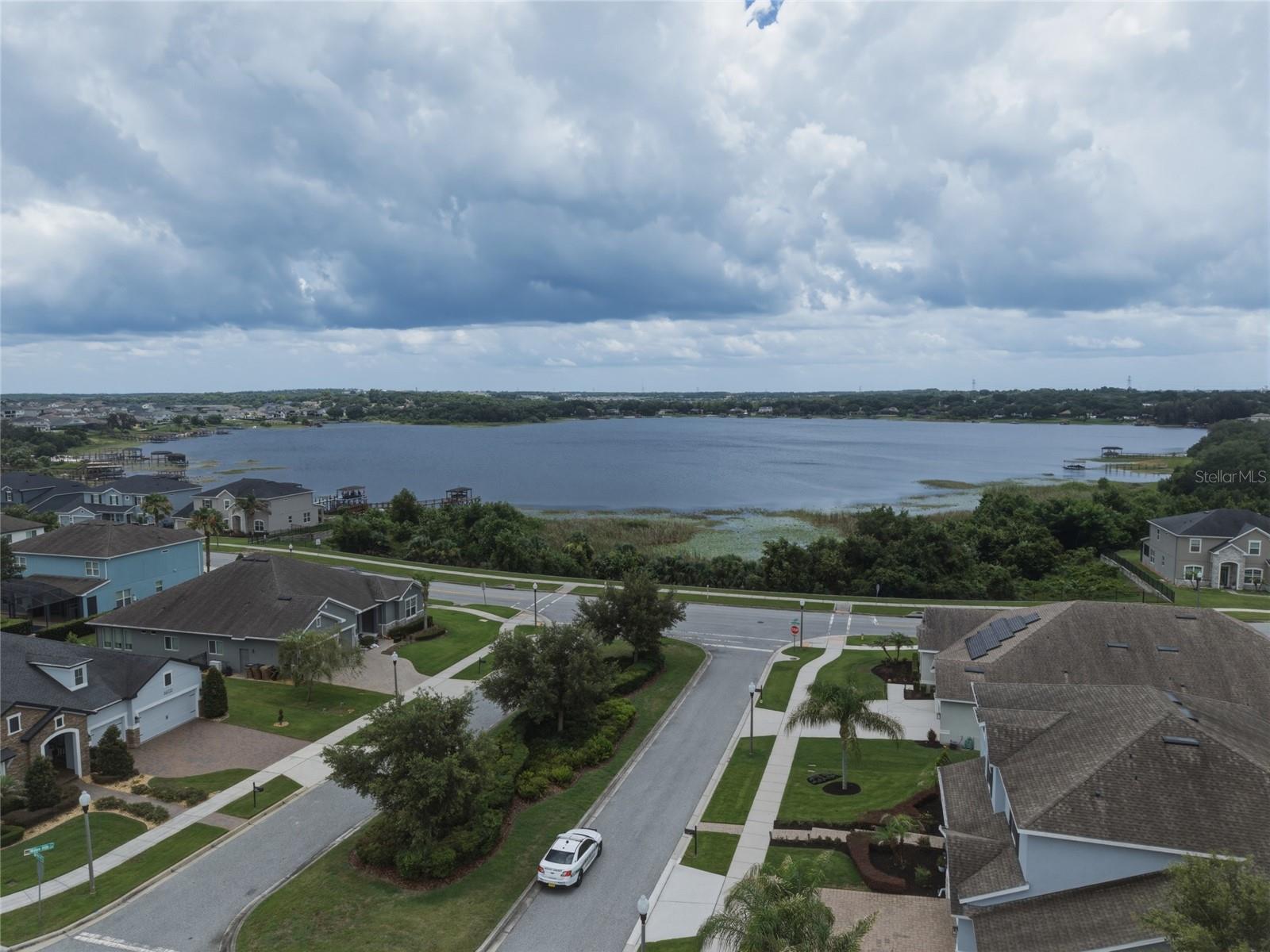 JOHN'S LAKE LANDING - Residential