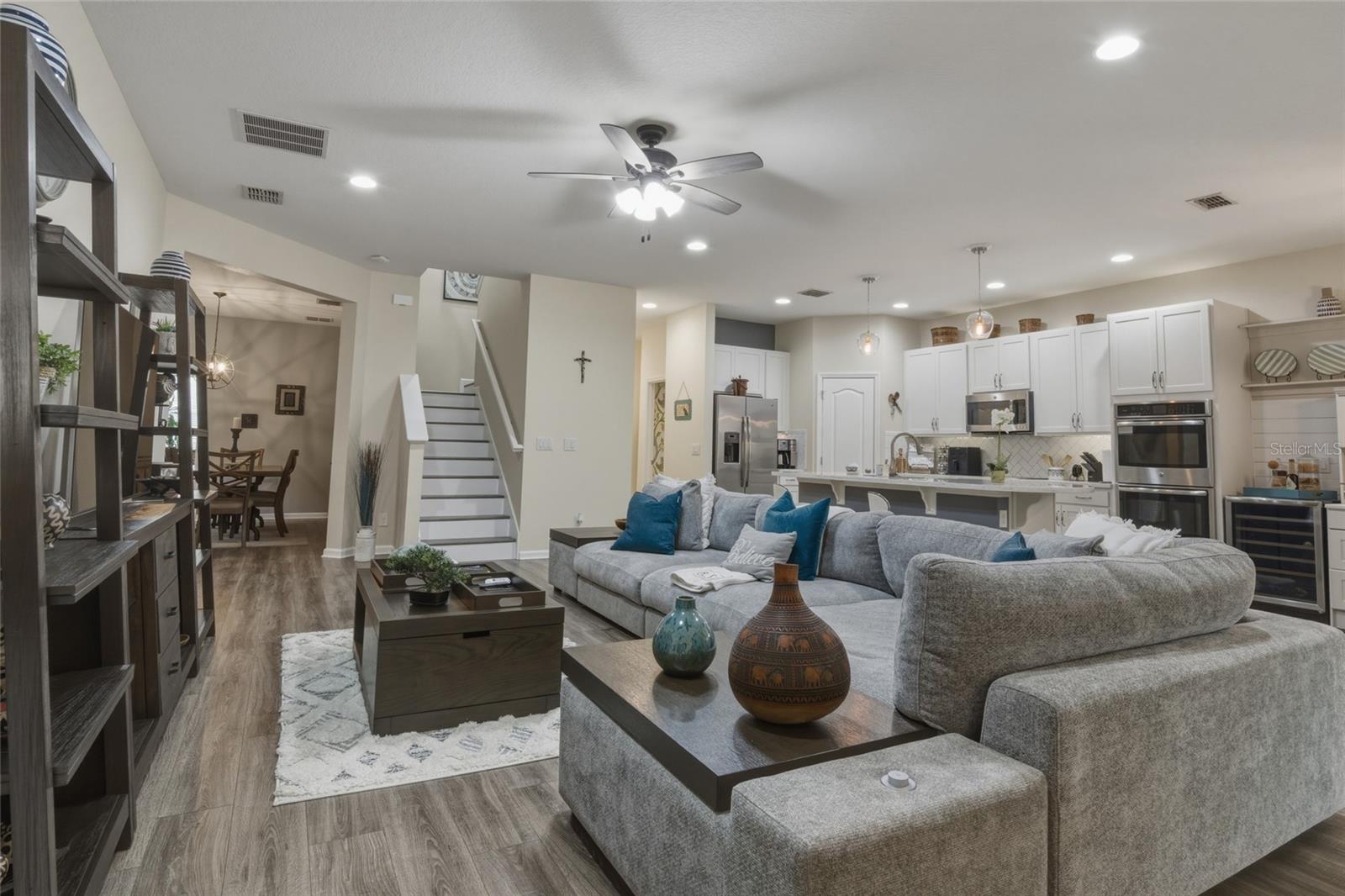 JOHN'S LAKE LANDING - Residential