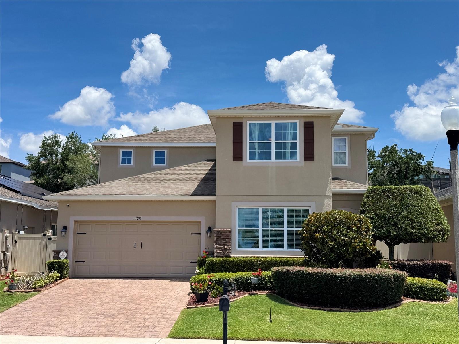 Welcome to 16742 Abbey Hill Court, Clermont, FL 34711 Nestled within the prestigious Johns Lake Landing community in the heart of Central Florida, this stunning 5-bedroom, 3-bathroom residence offers an exceptional blend of refined living and breathtaking natural beauty. From the moment you arrive, this home commands attention — a true showcase of elegance in one of Clermont’s most sought-after neighborhoods.
Inside, a thoughtfully upgraded kitchen serves as the centerpiece of the home, featuring premium finishes, generous counter space, and top-of-the-line appliances that will delight even the most discerning chef. Whether hosting intimate dinner parties or grand gatherings, this kitchen is as functional as it is beautiful.
Five spacious bedrooms offer versatility for growing families, visiting guests, or a private retreat. Three full bathrooms, each finished with quality appointments, ensure comfort and convenience for every member of the household.
This residence has been fully outfitted as a sophisticated smart home, placing complete control of your environment at your fingertips — or the sound of your voice. Lighting, ceiling fans, thermostats, the garage door, the front door, and the irrigation system can all be seamlessly managed via voice command or dedicated mobile apps. Whether you’re relaxing in the living room or traveling across the country, your home responds to you with effortless intelligence.
A welcome bonus for nature lovers — both the loft and the office offer pleasant views of Johns Lake, providing a calming glimpse of the water that makes for an inspiring workspace or a relaxing place to unwind at the end of the day.
Residents of Johns Lake Landing also enjoy access to a sparkling community pool, playground, and beautifully maintained common areas, all just minutes from Florida’s Turnpike, premier shopping, dining, and the magic of the Orlando area.
Luxury, location, and lifestyle — this is the one you’ve been waiting for.