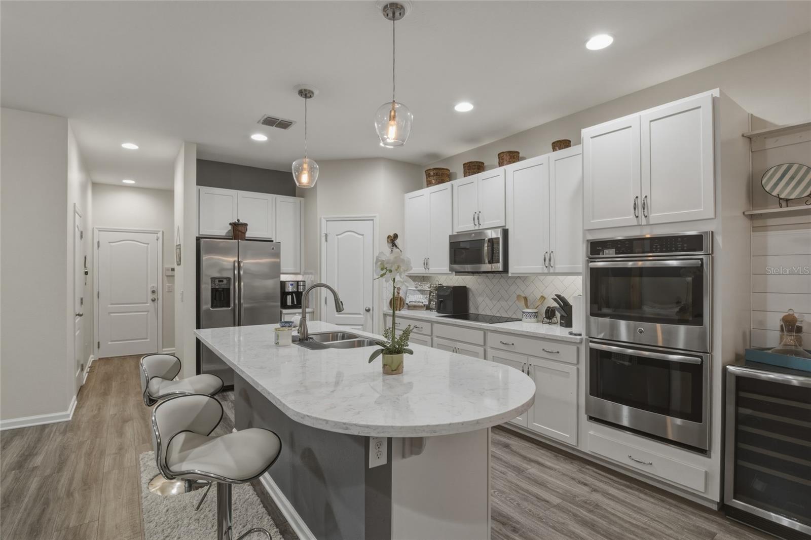 JOHN'S LAKE LANDING - Residential