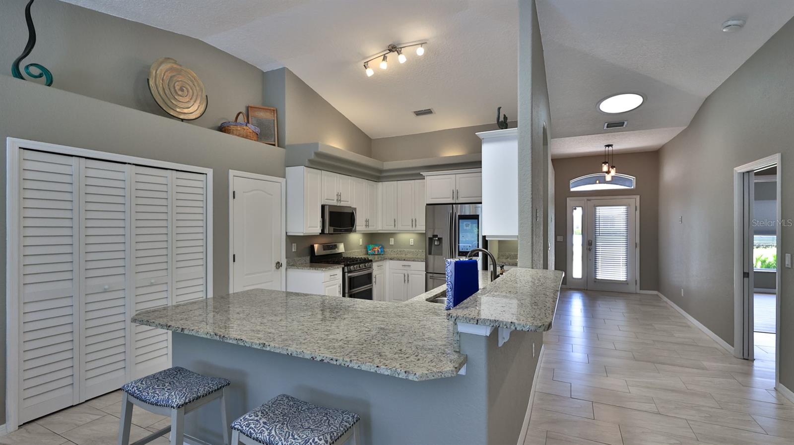 LIONSPAW ACCLAIM TR A - Residential