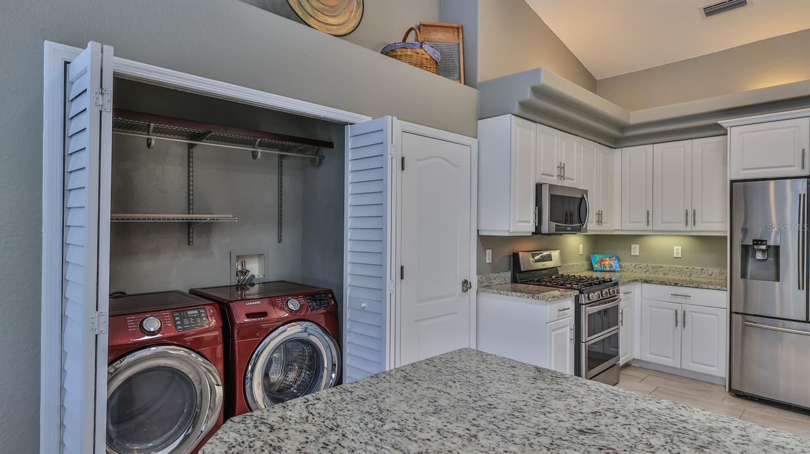 LIONSPAW ACCLAIM TR A - Residential