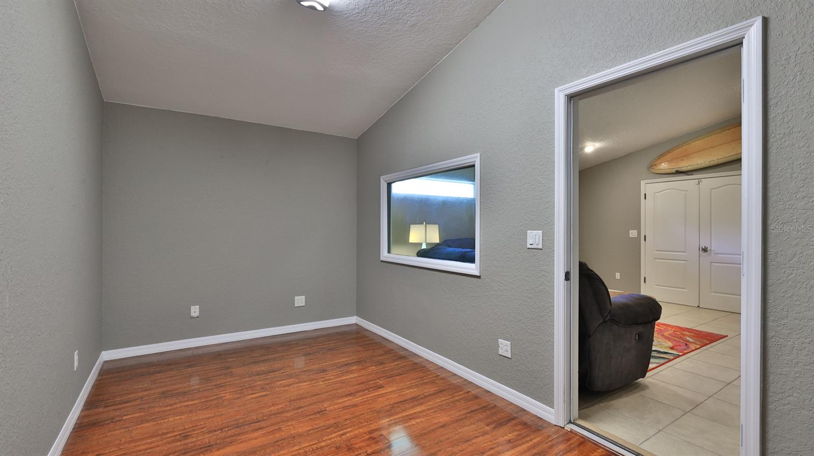 LIONSPAW ACCLAIM TR A - Residential