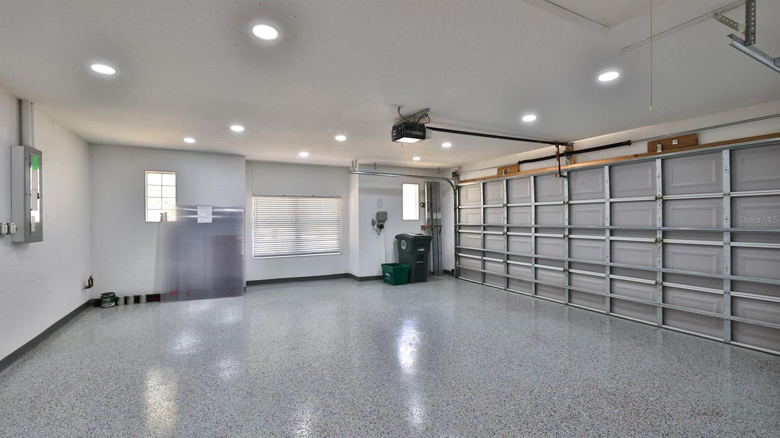 LIONSPAW ACCLAIM TR A - Residential