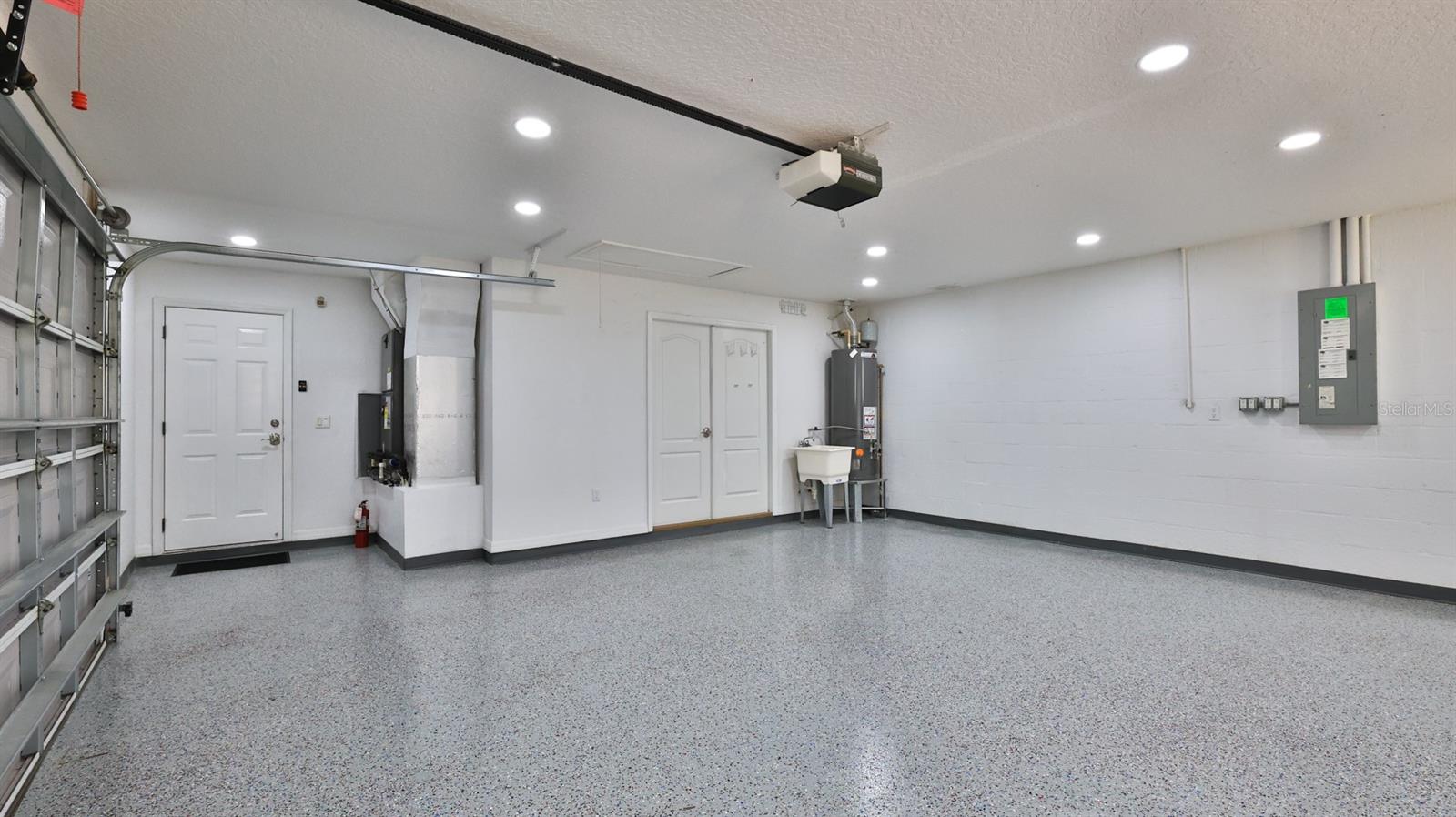 LIONSPAW ACCLAIM TR A - Residential