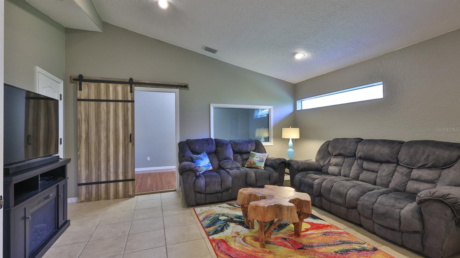 LIONSPAW ACCLAIM TR A - Residential
