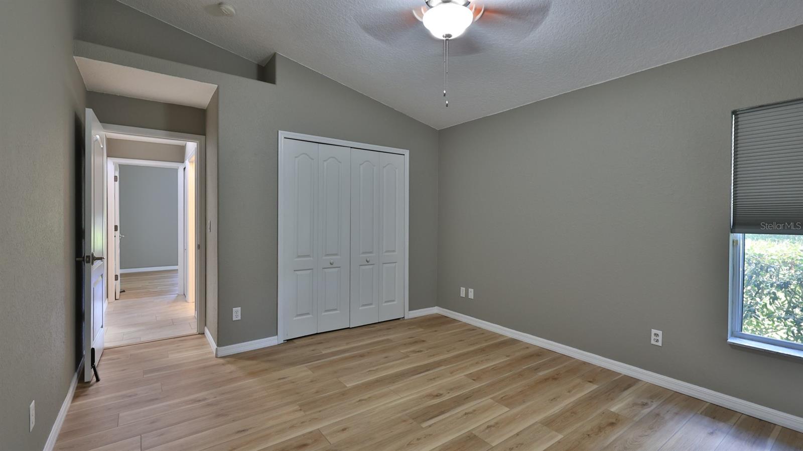 LIONSPAW ACCLAIM TR A - Residential