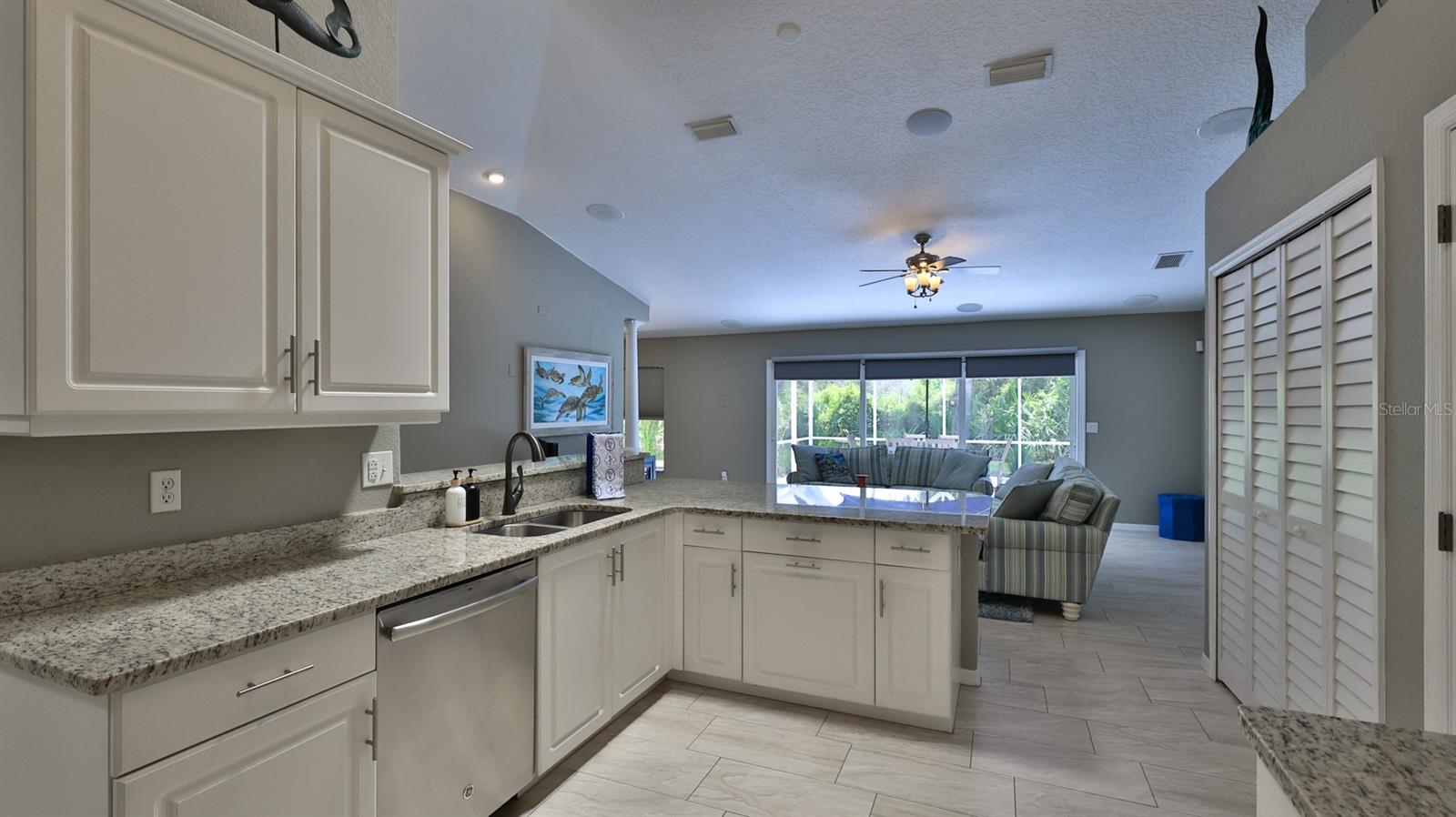 LIONSPAW ACCLAIM TR A - Residential