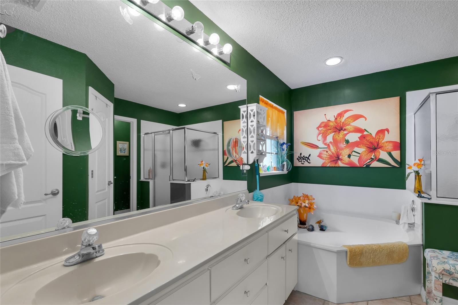 KINGSLAND COUNTRY ESTATES WHISPERING PINES - Residential