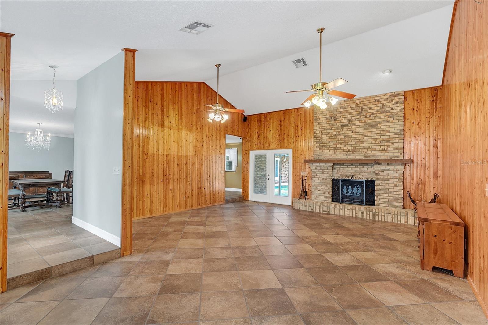 SOUTH SEMORAN FARMS UN 2 UNREC - Residential