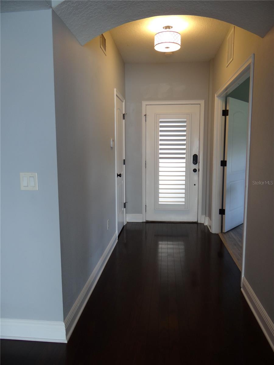 WINDWARD/LK CONWAY - Residential Lease