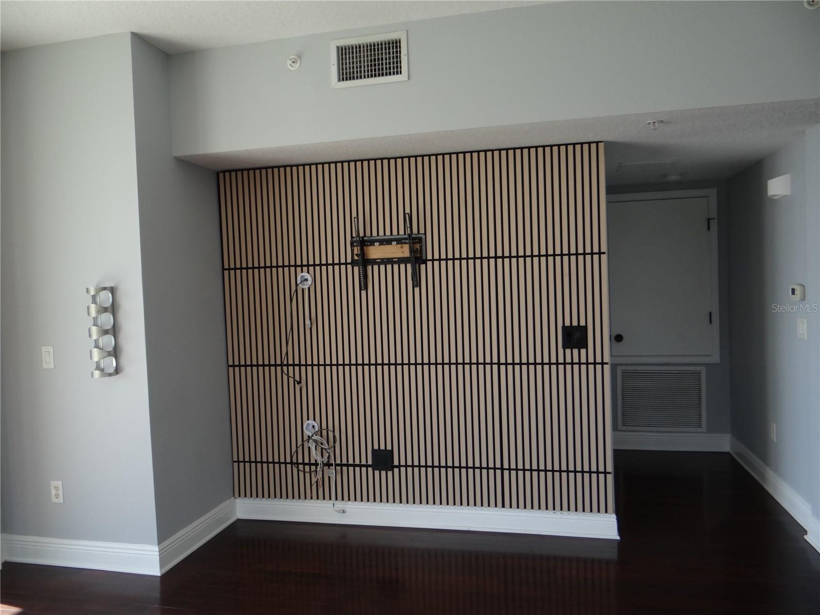 WINDWARD/LK CONWAY - Residential Lease