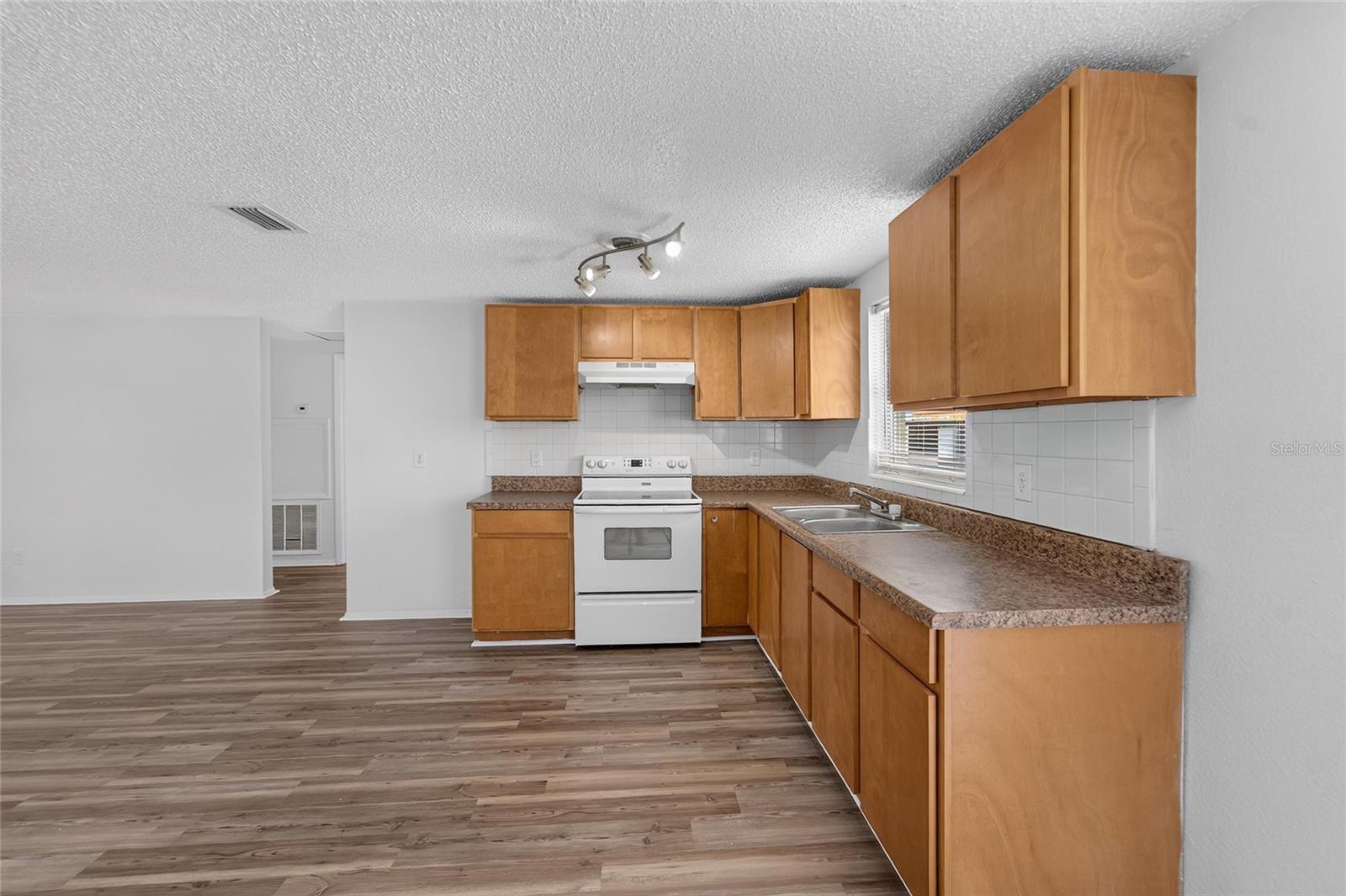 BAY CREST PARK UNIT 01 - Residential