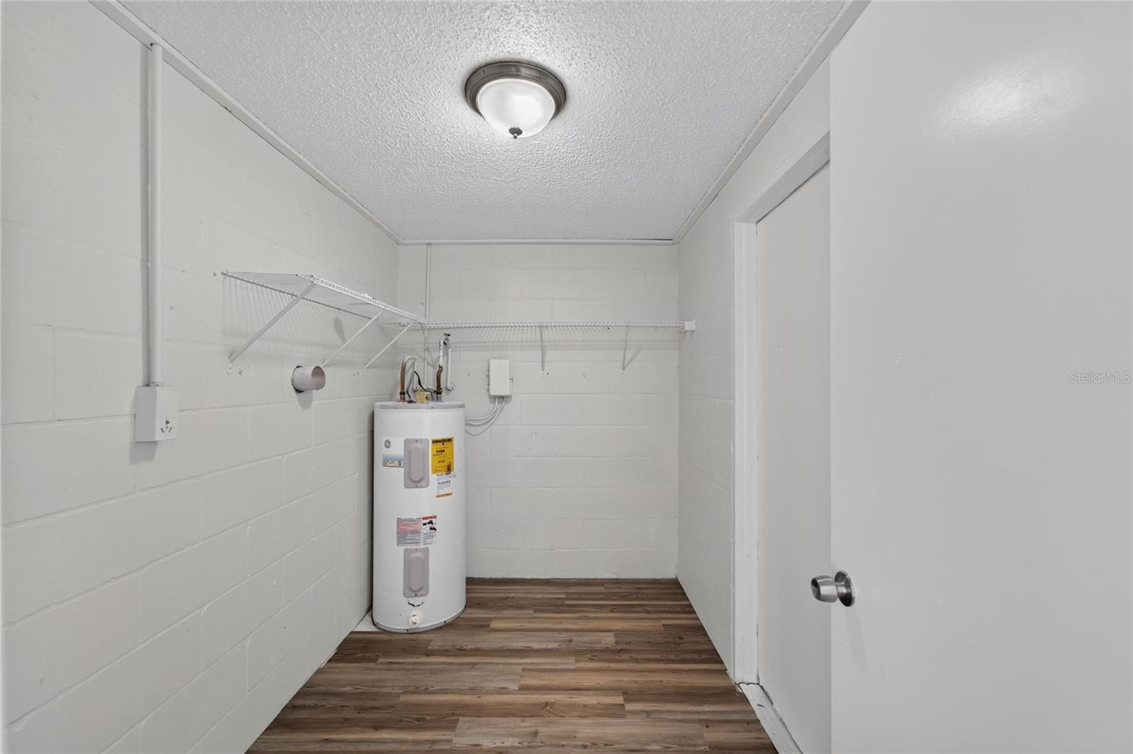 BAY CREST PARK UNIT 01 - Residential