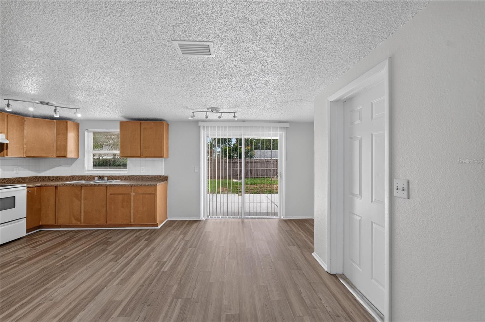 BAY CREST PARK UNIT 01 - Residential