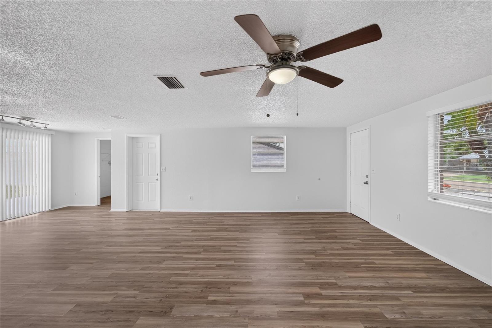 BAY CREST PARK UNIT 01 - Residential