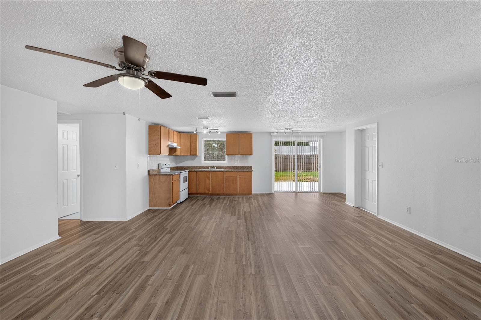 BAY CREST PARK UNIT 01 - Residential