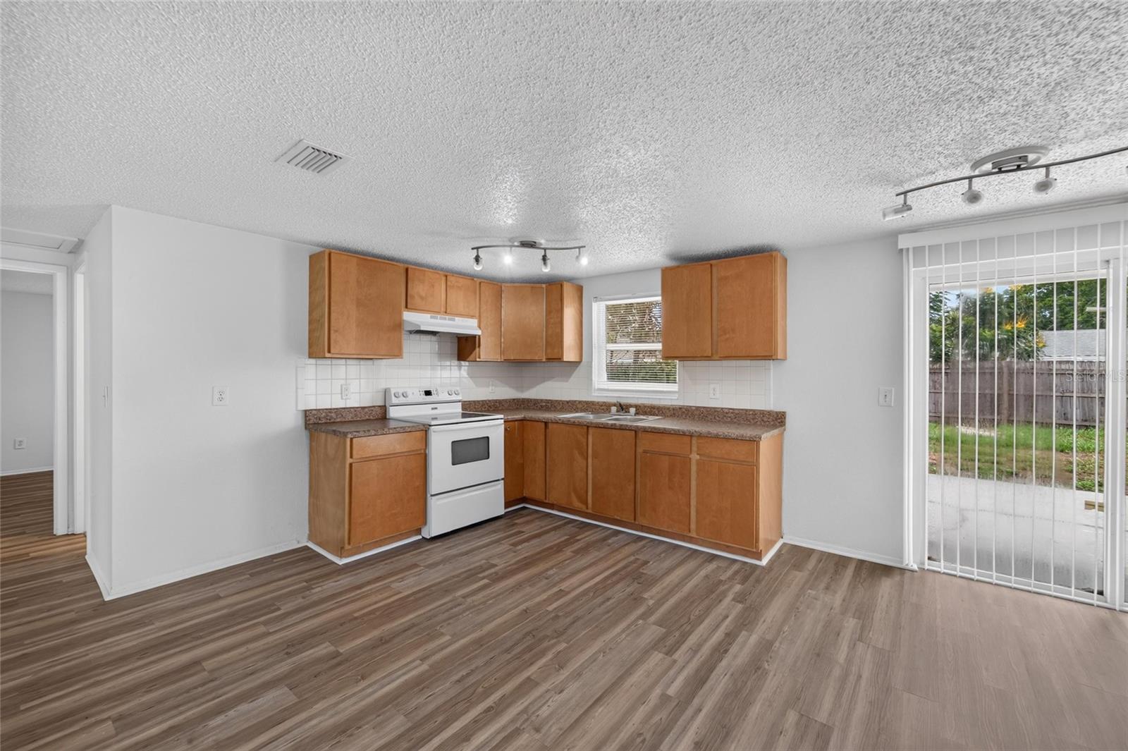 BAY CREST PARK UNIT 01 - Residential