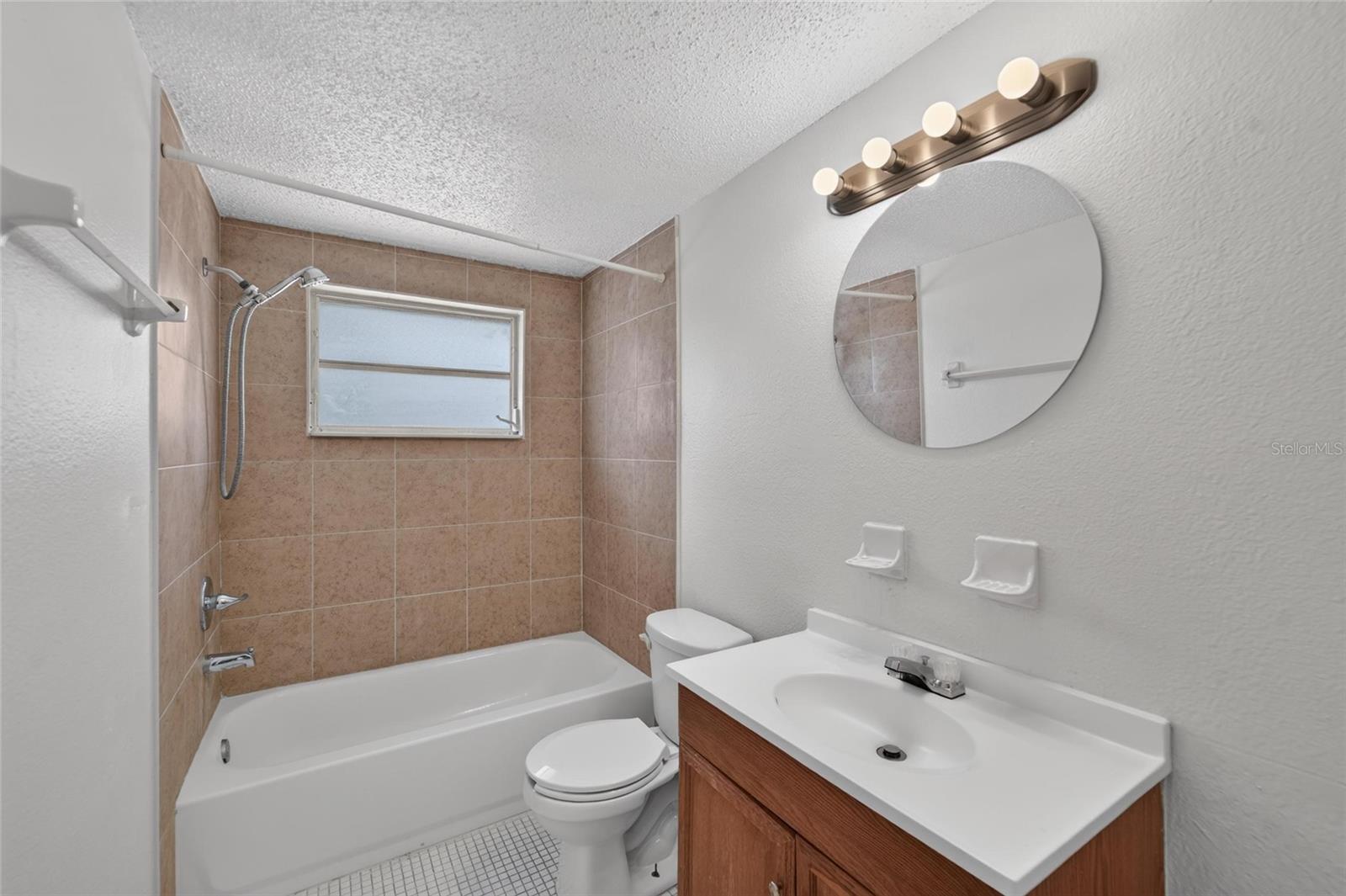 BAY CREST PARK UNIT 01 - Residential