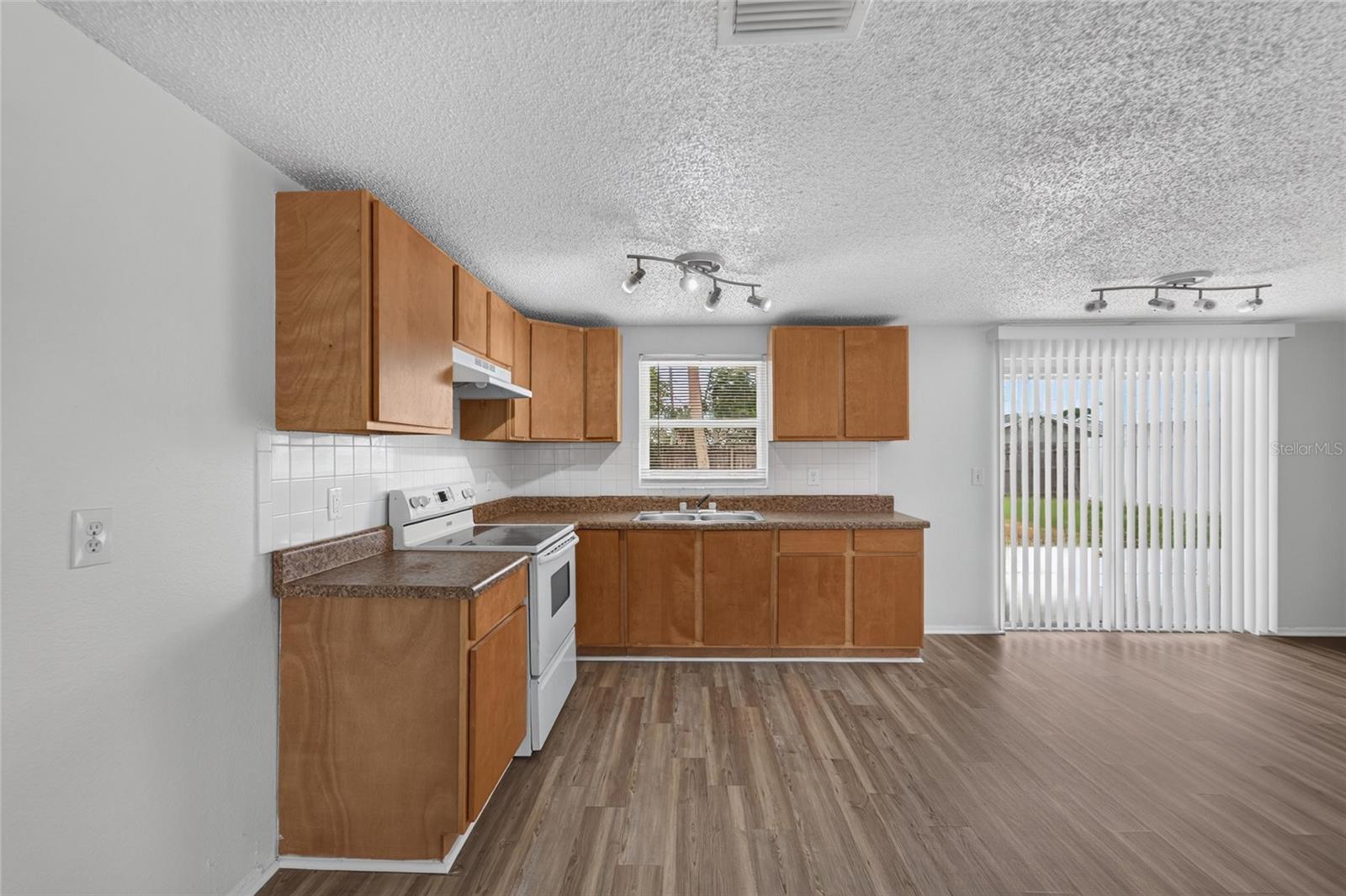 BAY CREST PARK UNIT 01 - Residential