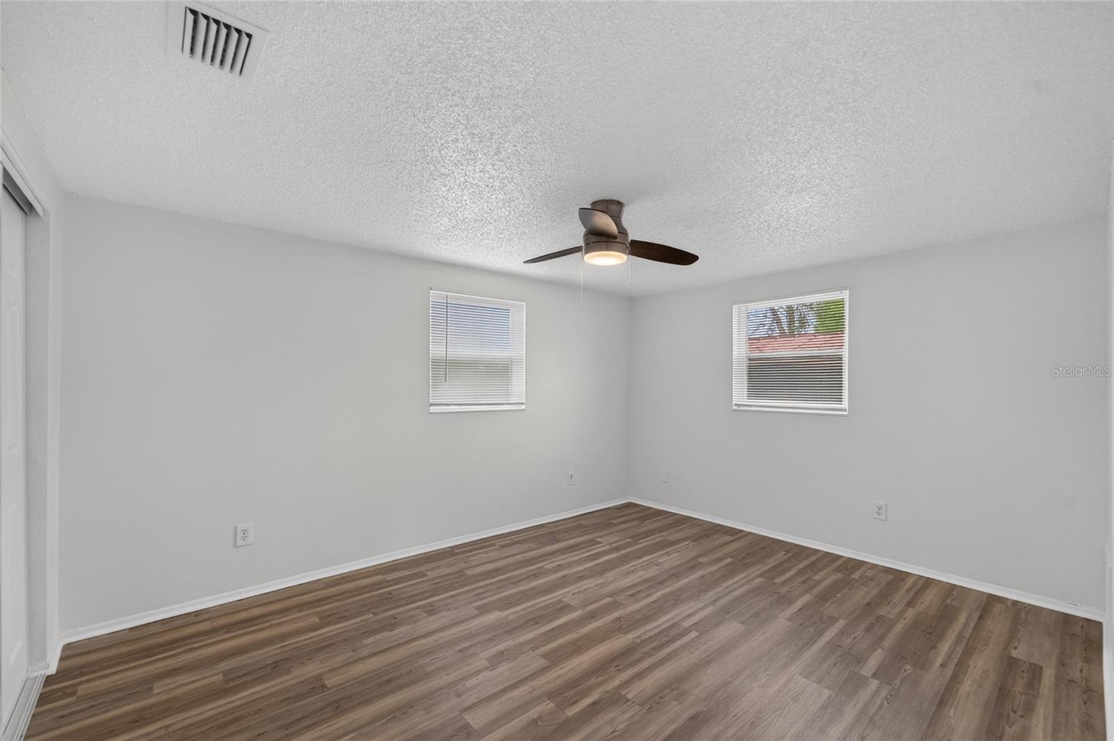 BAY CREST PARK UNIT 01 - Residential