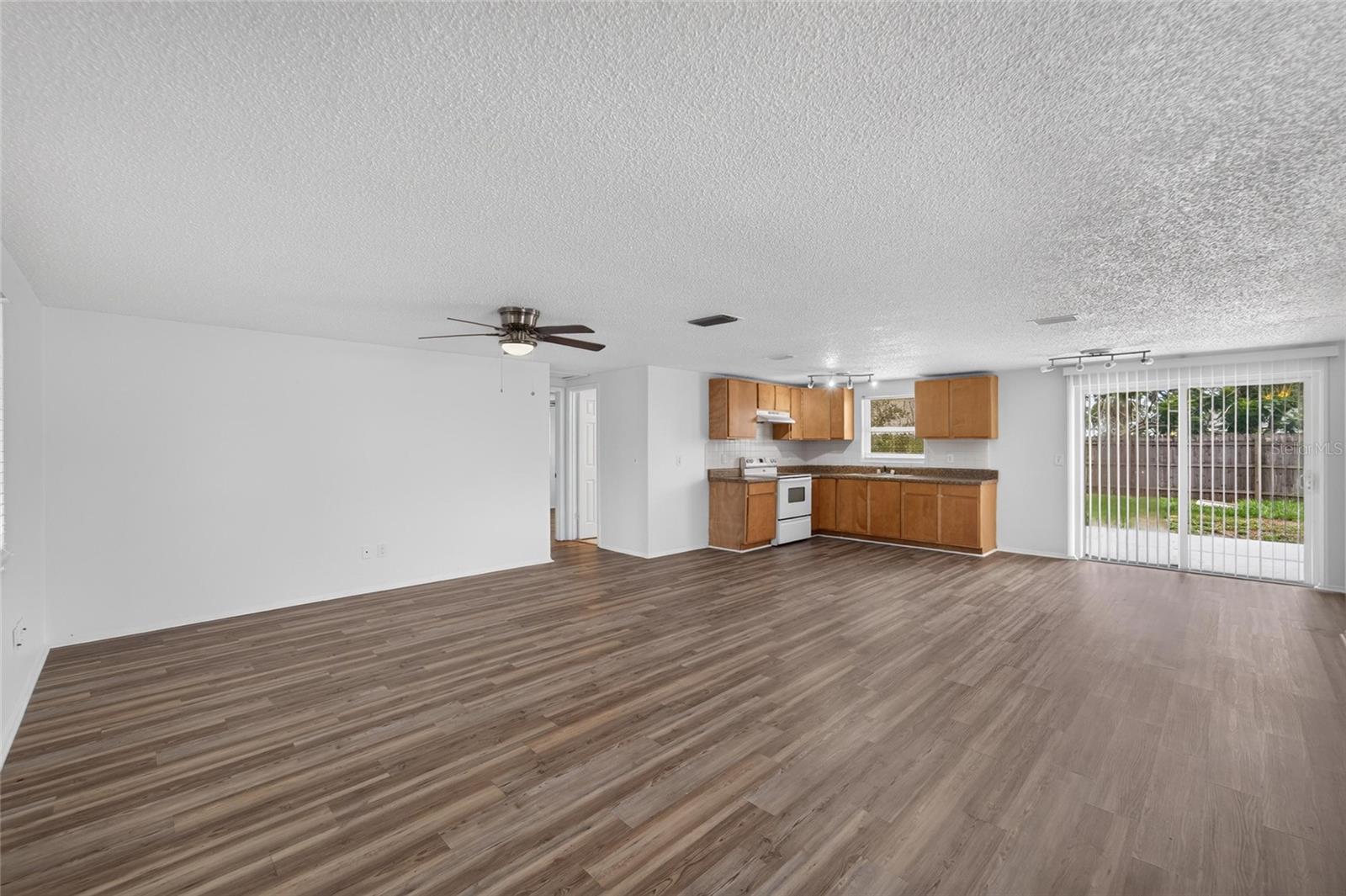 BAY CREST PARK UNIT 01 - Residential